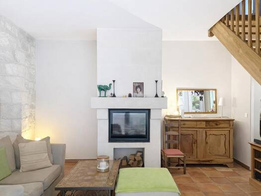 Maison de ville à vendre 246 000 € 4 pièces 2 chambres 86 m² 243 m² de terrain La Balance-Palais des Papes Avignon 84000