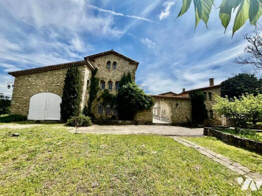 Maison à vendre 1 150 000 € 20 pièces 14 chambres 700 m² 123 155 m² de terrain Laudun-l'Ardoise 30290