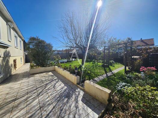 Maison à vendre 318 000 € 7 pièces 4 chambres 93 m² 436 m² de terrain Chabossière Nord Couëron 44220