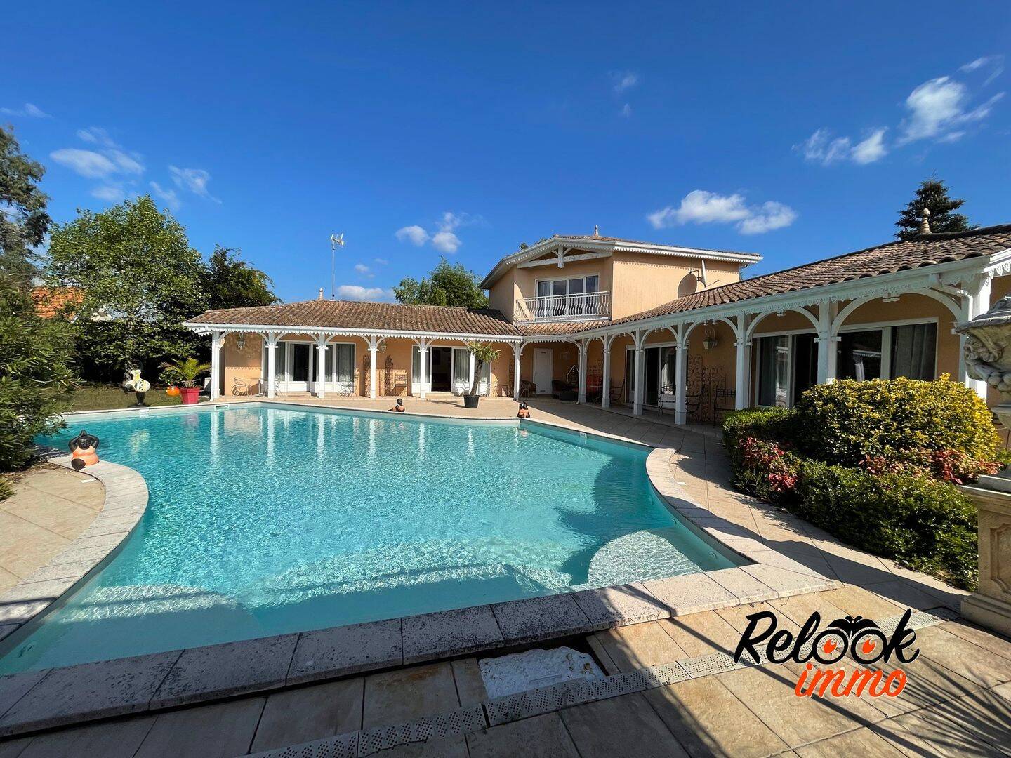 Maison 12 pièces 450 m² · à Audenge · 450 m² · 984 000 €