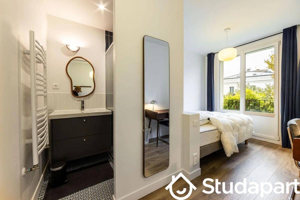 1 pièce 218 m² · à Asnières-sur-Seine · 218 m² · 1 025 €/mois