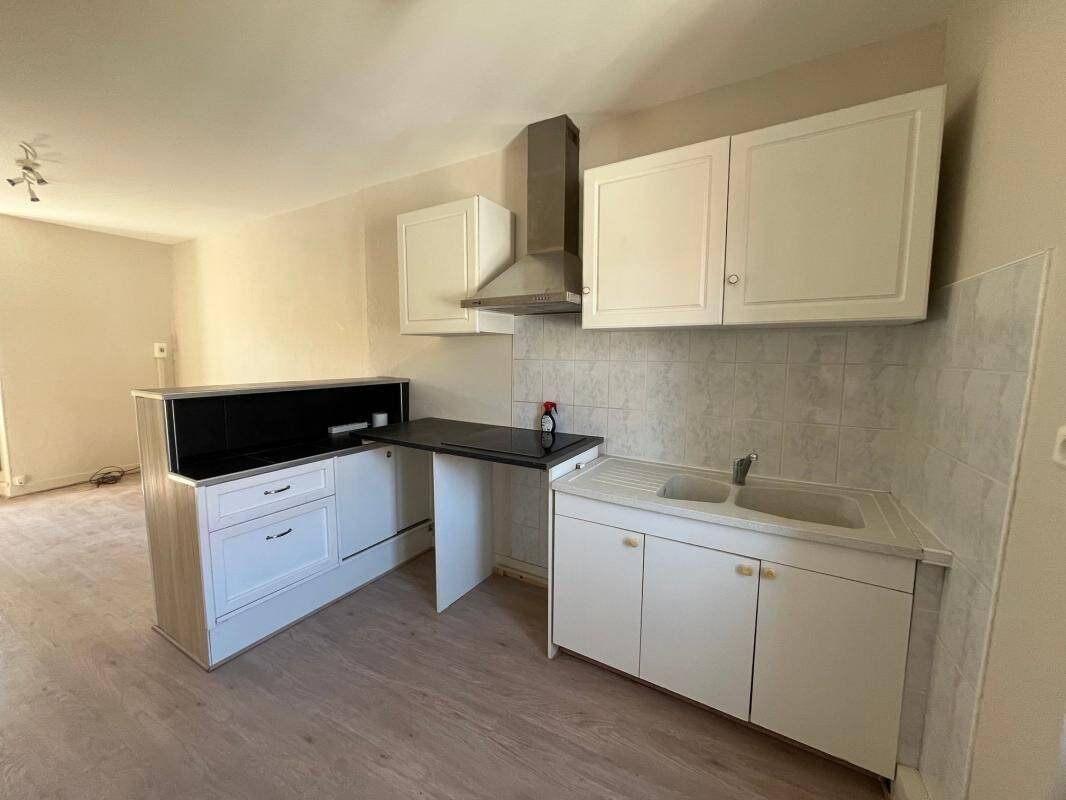 Appartement 1 pièce 31 m² · à Saint-Yrieix-la-Perche · 30,9 m² · 395 €/mois