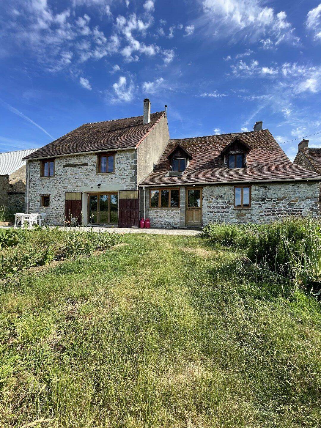 Maison 7 pièces 242 m² · à Lignac · 242 m² · 300 000 €