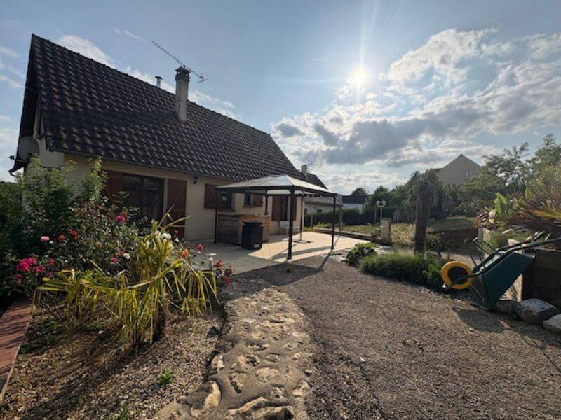 Maison 5 pièces 118 m² · à Bléneau · 118 m² · 176 000 €