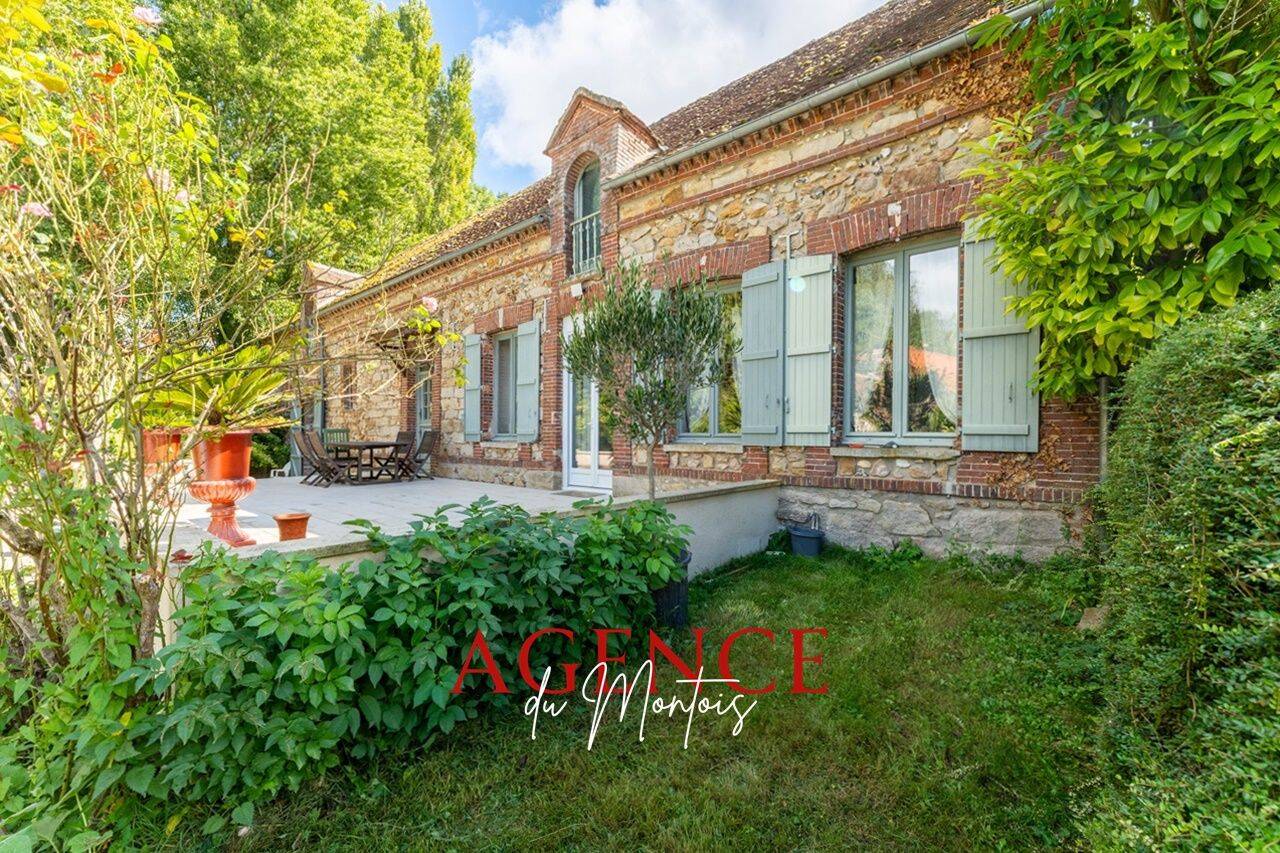 Maison 6 pièces 230 m² · à Traînel · 230 m² · 545 000 €
