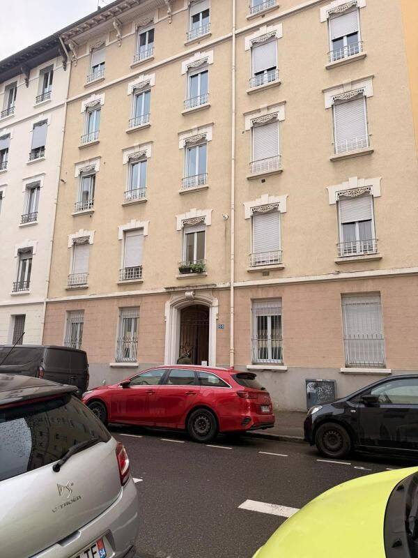 Appartement 3 pièces 64 m² · à Lyon 7ème Arrondissement · 63,5 m² · 992 €