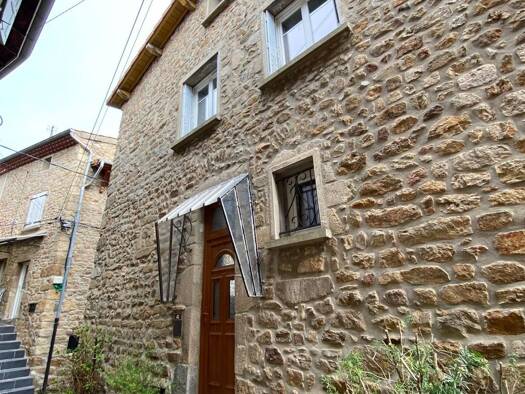 Maison à louer 800 € 4 pièces 3 chambres 97 m² disponible dès maintenant Roiffieux 07100