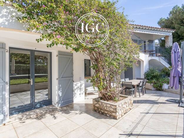 Maison à vendre 1 785 000 € 6 pièces 5 chambres 207 m² 801 m² de terrain Est Reganat Destral Carry-le-Rouet 13620