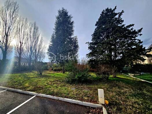 Terrain constructible viabilisé à vendre 64 900 € 532 m² de terrain Cormery 37320