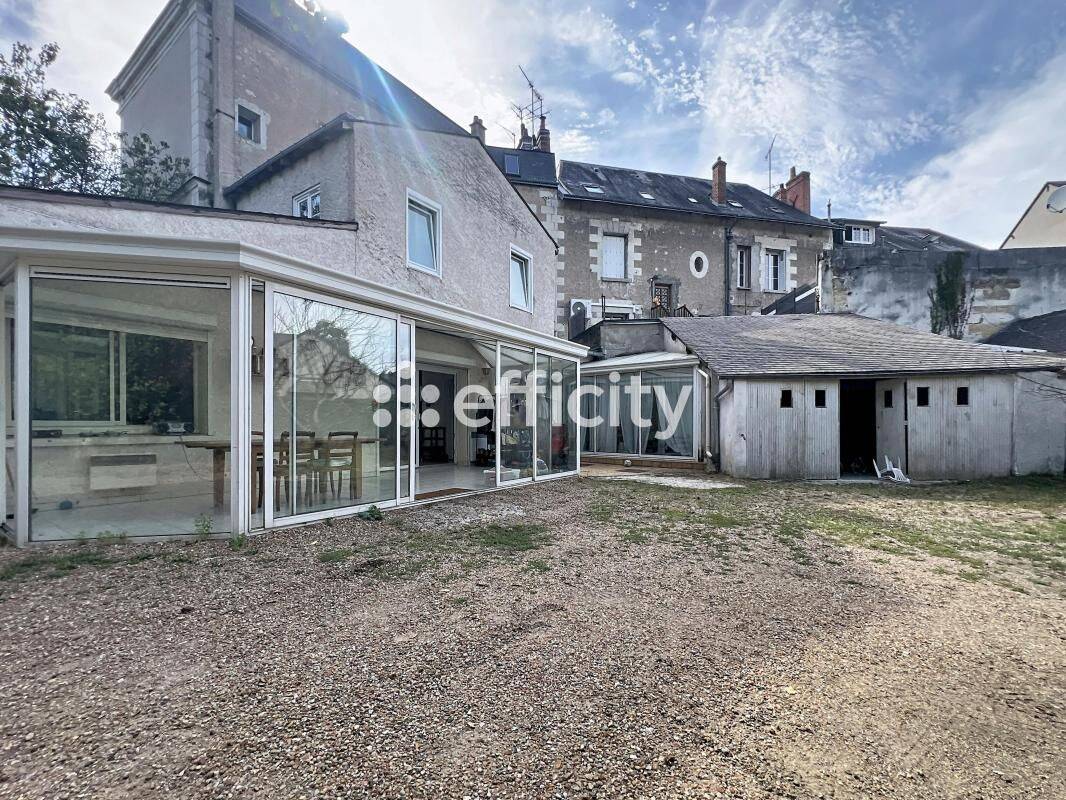 Maison 5 pièces 150 m² · à Tours · 150 m² · 250 000 €