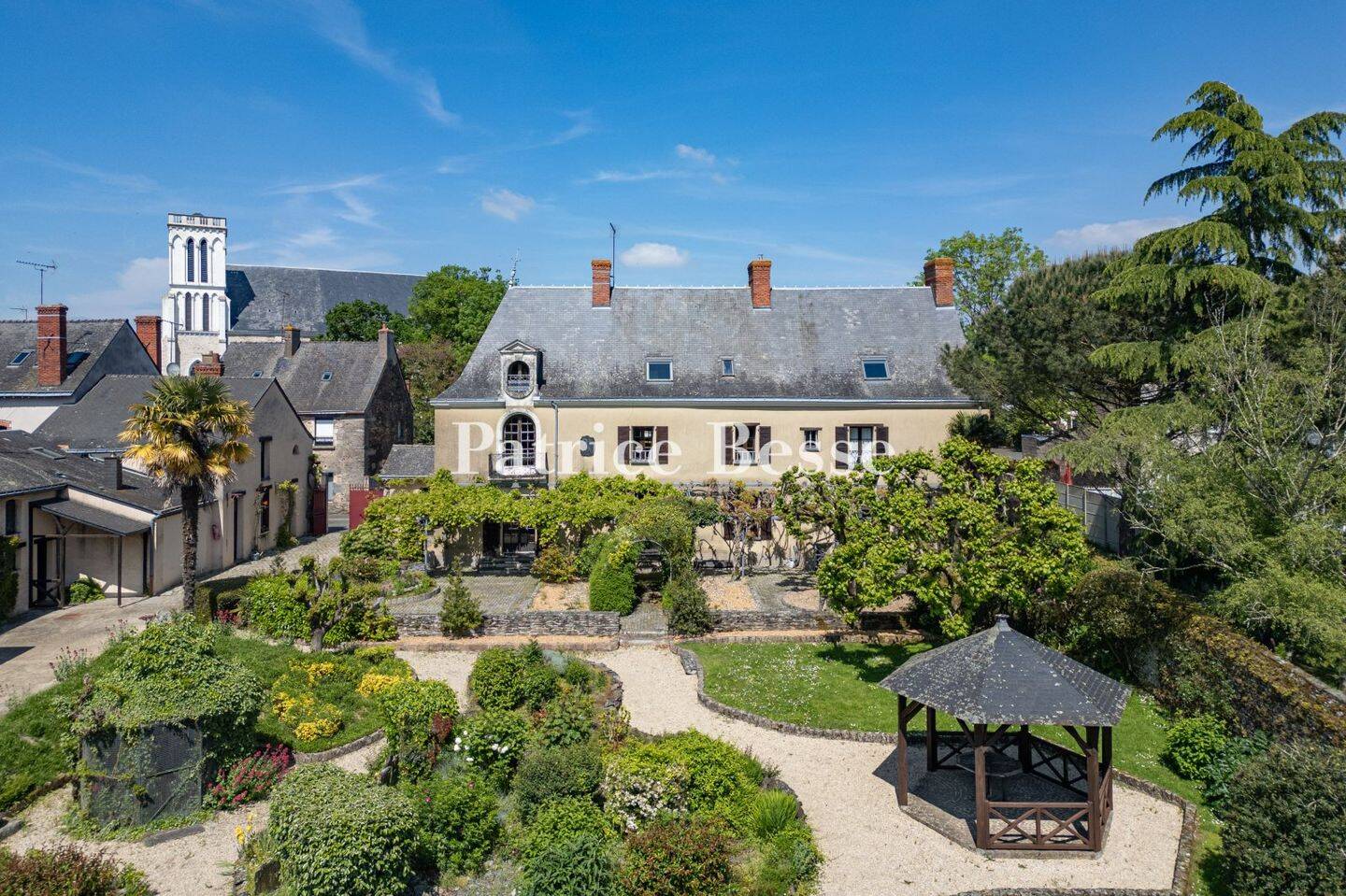 Maison 20 pièces 915 m² · à Angers · 915 m² · 1 090 000 €