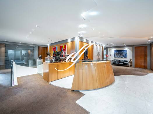 Local d'activités à vendre 4 750 000 € 761 m² d'espace de stockage Val d'Or Saint-Cloud 92210