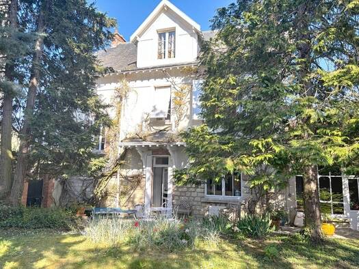 Maison à vendre 1 250 000 € 9 pièces 6 chambres 290 m² 615 m² de terrain Gueux 51390