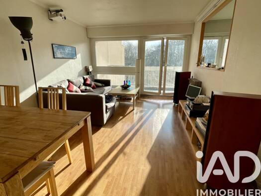 Appartement à vendre 165 000 € 4 pièces 3 chambres 78 m² Étage 6/8 Grand Bourg Évry-Courcouronnes 91000