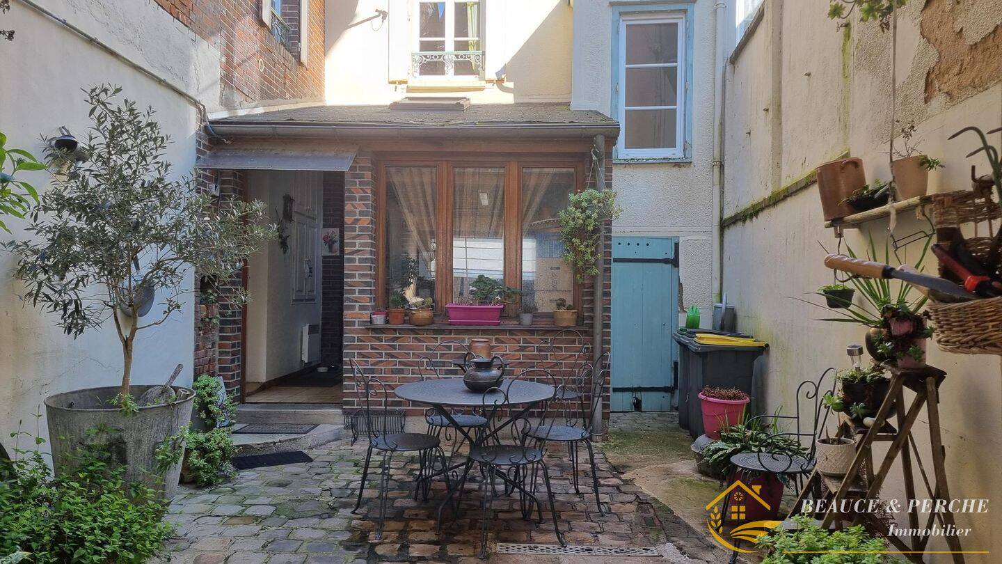 Maison 6 pièces 157 m² · à Illiers-Combray · 157 m² · 229 900 €