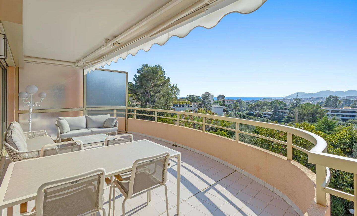 Appartement 3 pièces 86 m² · à Le Cannet · 86,2 m² · 740 000 €