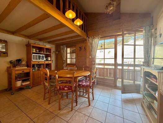 Appartement à vendre 216 000 € 3 pièces 2 chambres 44 m² Étage 2/3 Flumet 73590