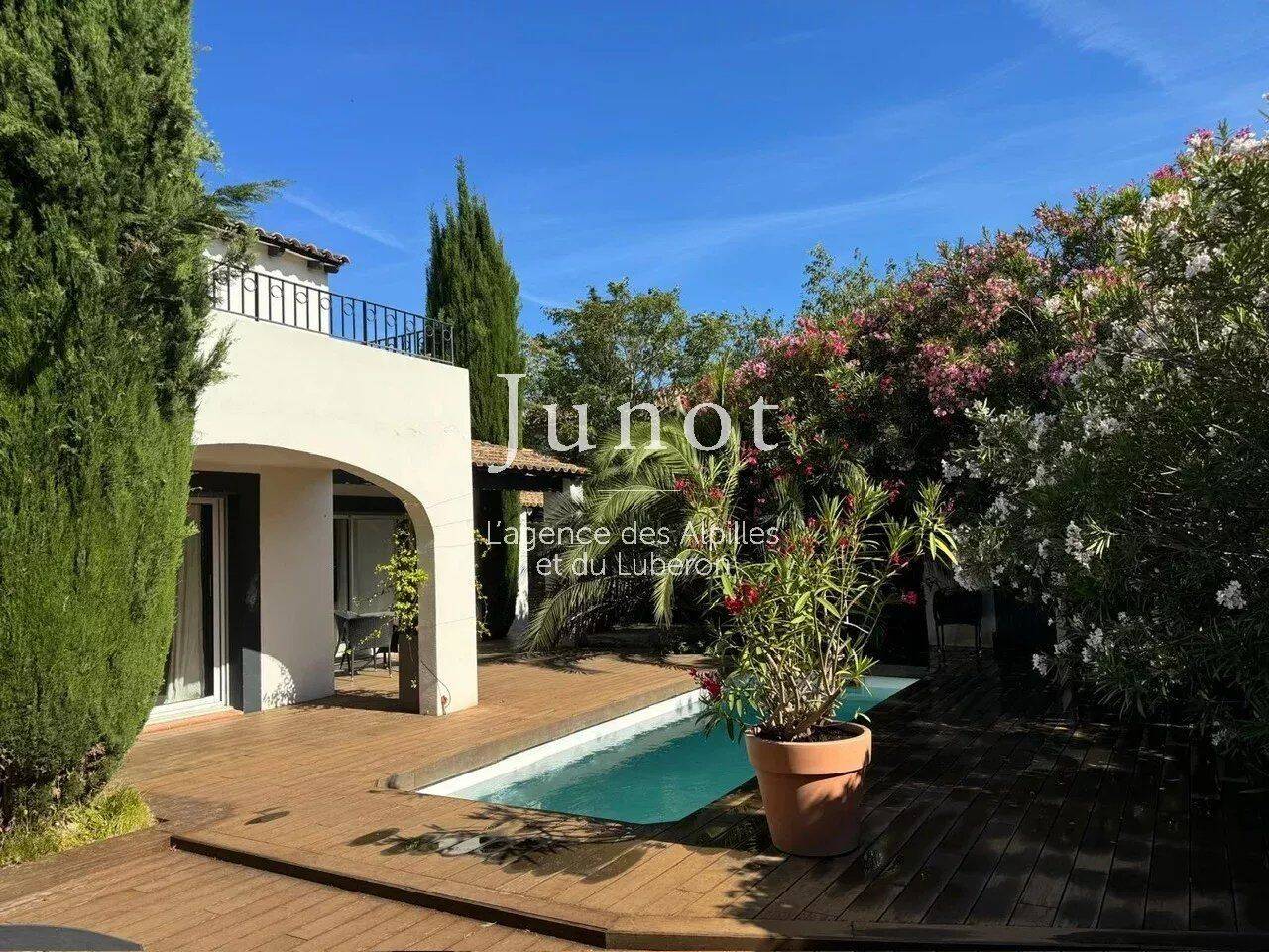 Maison 6 pièces 170 m² · à Villeneuve-lès-Avignon · 170 m² · 700 000 €