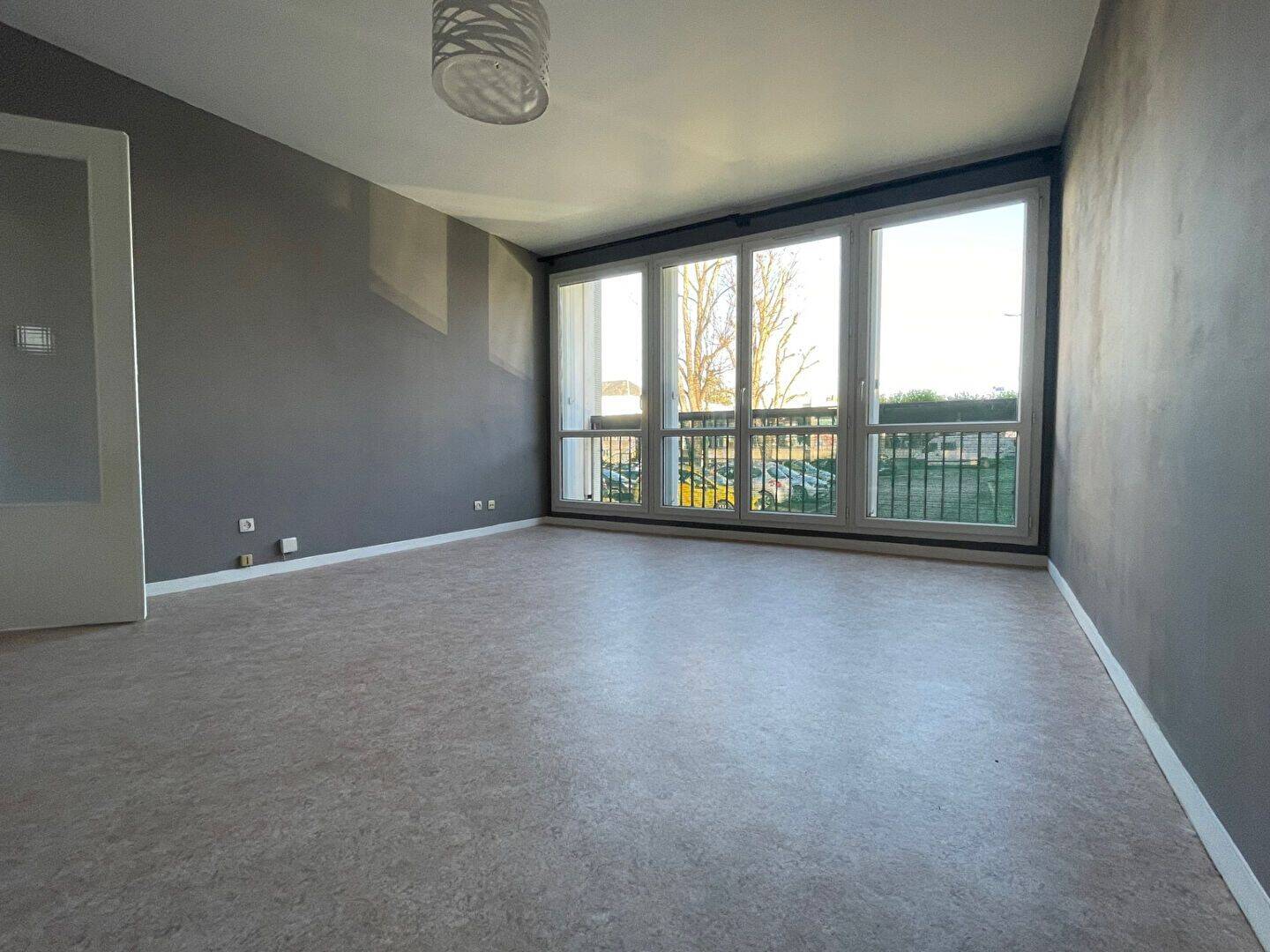 Appartement 2 pièces 50 m² · à Senlis · 50 m² · 700 €