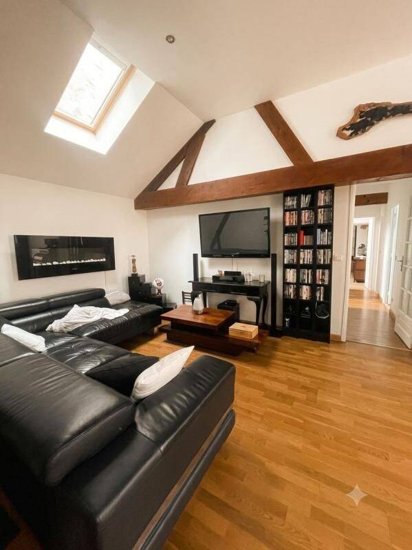 Appartement 5 pièces 124 m² · à Beaumont-sur-Oise · 123,9 m² · 1 300 €