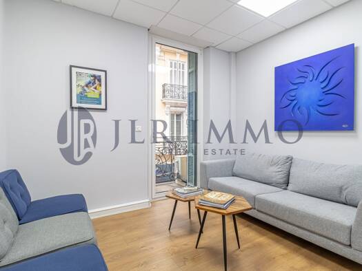 Appartement à vendre 1 950 000 € 8 pièces 7 chambres 165,3 m² Étage 1/2 Centre Beausoleil 06240