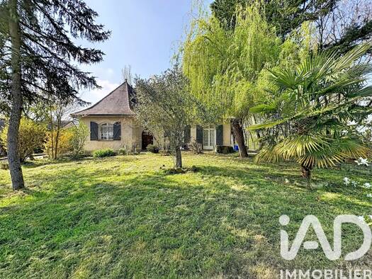 Maison de plain-pied à vendre 240 000 € 5 pièces 3 chambres 130 m² 2 975 m² de terrain Chevannes 89240