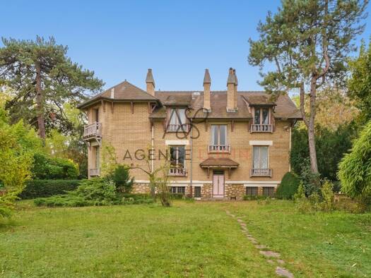 Villa à vendre 2 300 000 € 11 pièces 8 chambres 341 m² 1 630 m² de terrain Le Vésinet 78110