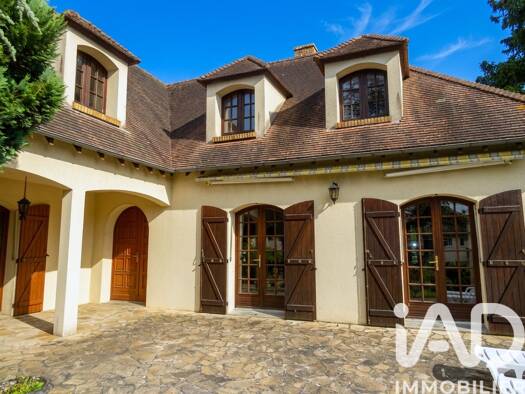 Maison à vendre 595 000 € 9 pièces 7 chambres 200 m² 1 837 m² de terrain Centre Est Thorigny-sur-Marne 77400