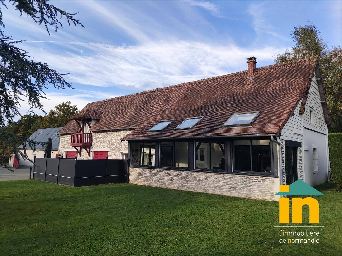 Maison 6 pièces 230 m² · à Rugles · 230 m² · 264 000 €