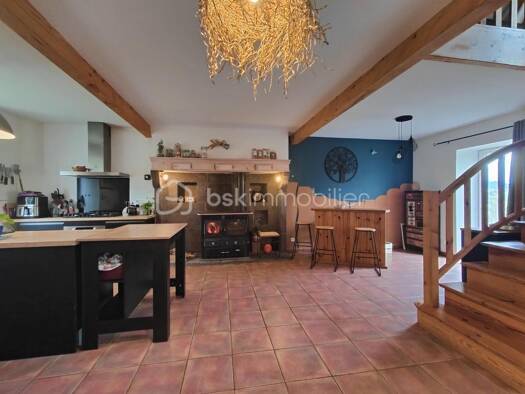 Maison à vendre 327 000 € 7 pièces 5 chambres 150 m² Saint-Pierre-Roche 63210