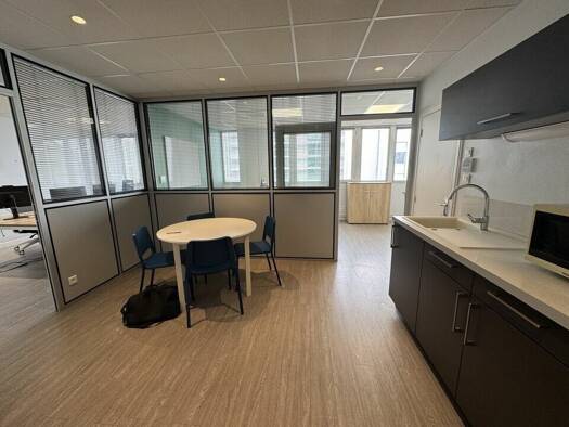 Espace bureau à louer 1 500 € 63 m² de bureaux divisible jusqu'à 63 m² La Fuye Velpeau Tours 37000