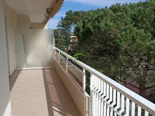 Appartement à vendre 367 500 € 3 pièces 2 chambres 82 m² Étage 4/4 Mandelieu-la-Napoule 06210