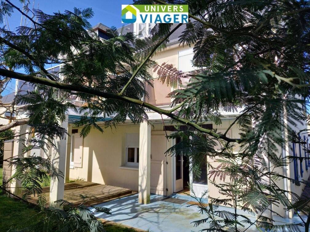 Maison 8 pièces 200 m² · à Granville · 200 m² · 228 000 €