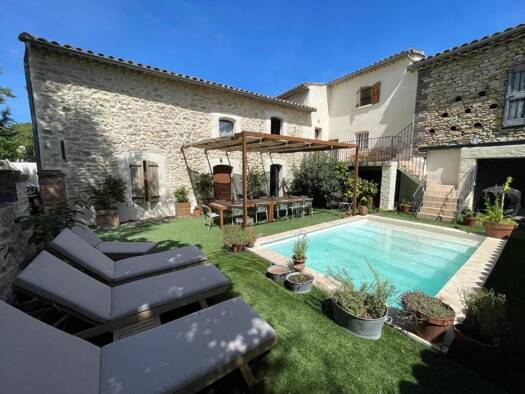 Maison à vendre 550 000 € 11 pièces 4 chambres 293 m² 2 300 m² de terrain Est Saint-Christol-lès-Alès 30380