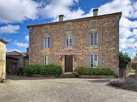 Maison à vendre 604 186 € 6 pièces 4 chambres 240 m² 5 000 m² de terrain Saint-Front-sur-Lémance 47500