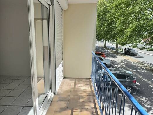 Appartement à vendre 126 000 € 3 pièces 2 chambres 67,7 m² Étage 1/3 Champlain Rochefort 17300