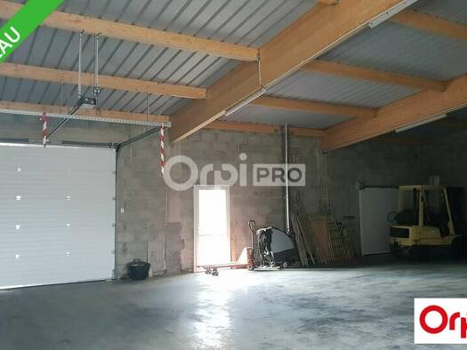 Local d'activités à louer 1 800 € 275 m² d'espace de stockage Romans-sur-Isère 26100
