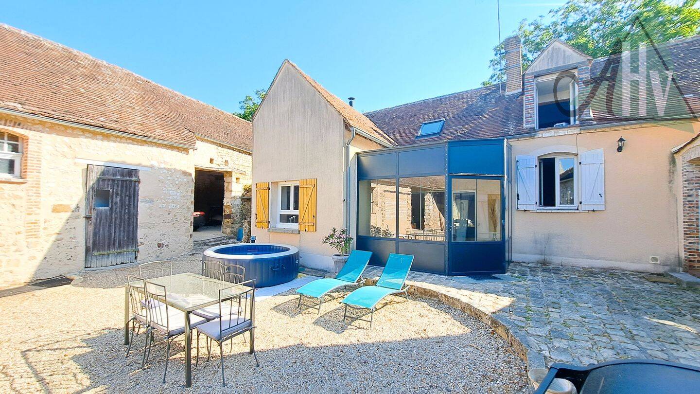 Maison 9 pièces 200 m² · à Vinneuf · 200 m² · 299 000 €