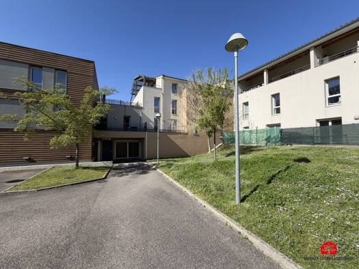 Appartement à vendre 360 000 € 4 pièces 3 chambres 87,6 m² Étage 1/3 Saint-Laurent-de-Mure 69720