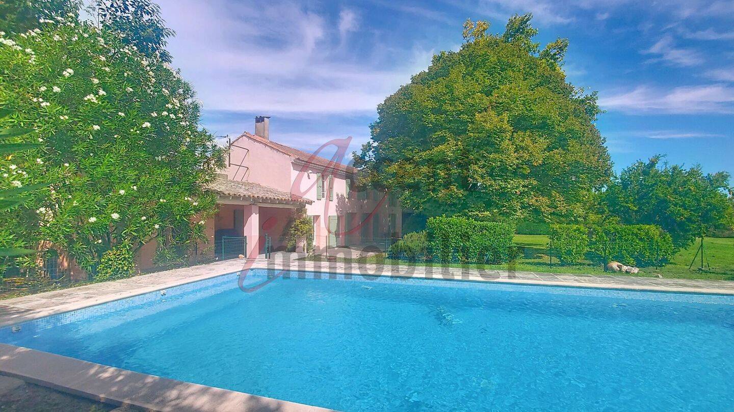 Maison 7 pièces 141 m² · à Noves · 141 m² · 649 000 €
