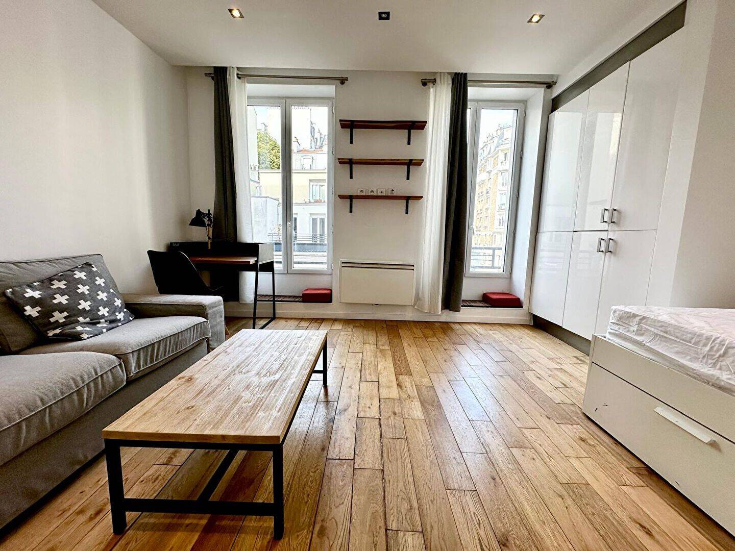 Appartement 1 pièce 23 m² · à Paris 18ème Arrondissement · 23,3 m² · 1 045 €/mois