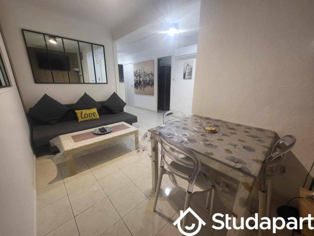 1 pièce 9 m² · à Marseille 3ème Arrondissement · 9 m² · 490 €