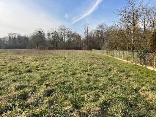 Terrain constructible viabilisé à vendre 65 000 € 2 060 m² de terrain Courdemanche 27320