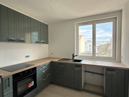 Appartement à louer 990 € 3 pièces 2 chambres 73 m² Étage 2/4 Valence 26000