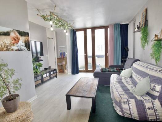 Appartement à vendre 142 000 € 2 pièces 1 chambre 54,8 m² RDC/6 Le Village Élancourt 78990