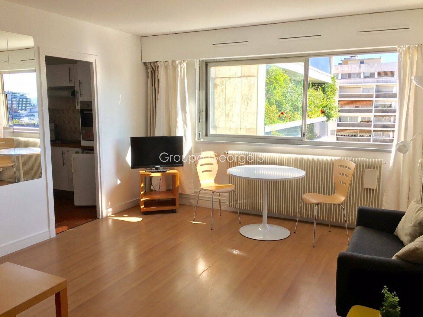 Appartement 1 pièce 32 m² · à Paris 15ème Arrondissement · 31,6 m² · 1 320 €