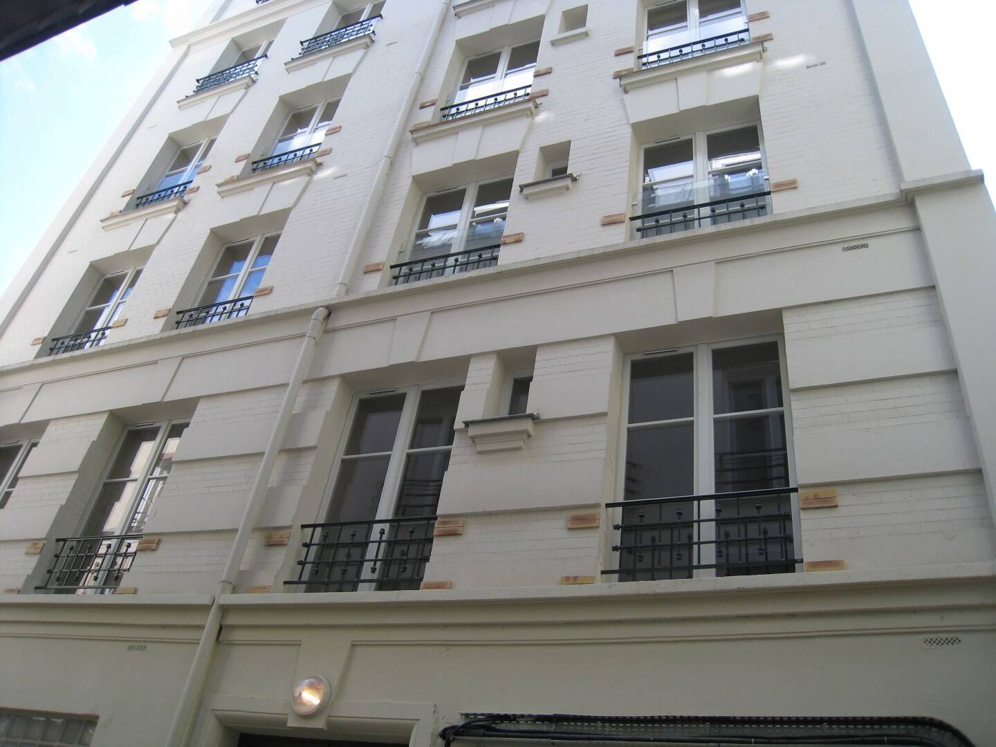 Appartement 2 pièces 29 m² · à Paris 10ème Arrondissement · 29 m² · 1 090 €