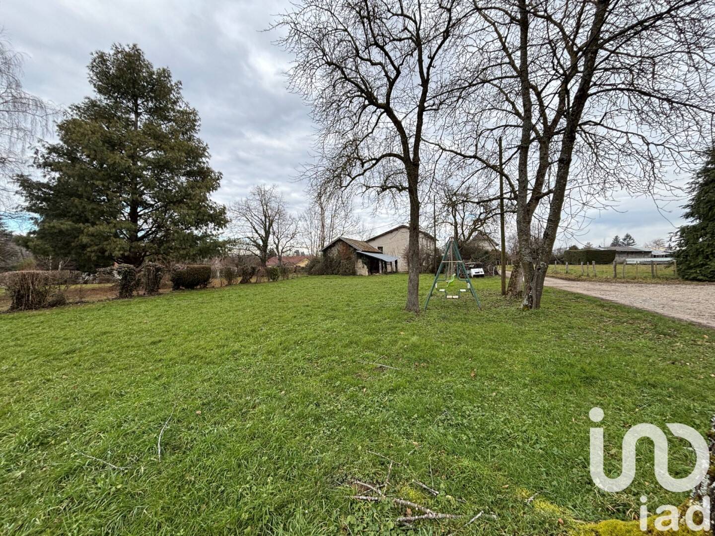 Terrain de 953 m² à Saint-Clair-de-la-Tour - photo 2