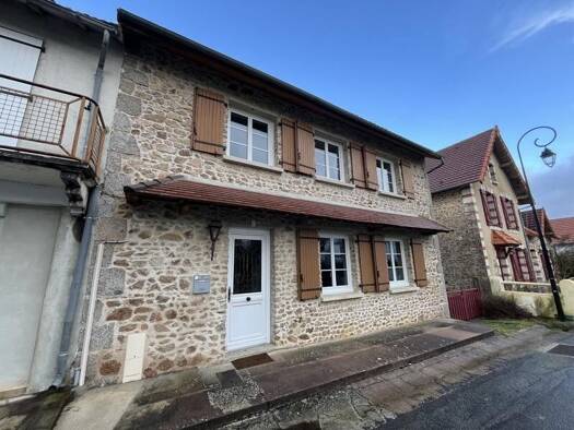 Maison à vendre 153 700 € 5 pièces 3 chambres 123 m² 1 489 m² de terrain Abjat-sur-Bandiat 24300