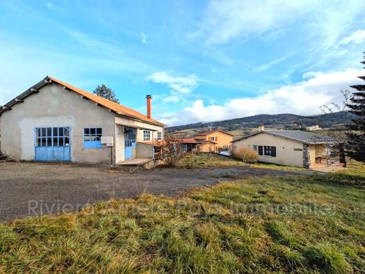 Maison à vendre 150 000 € 3 pièces 2 chambres 65,9 m² 1 205 m² de terrain Turriers 04250